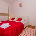 Apartment Ema