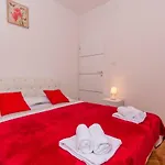 Apartment Ema