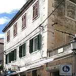 Apartmani Klara I Gracia