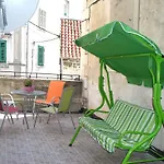 Apartmani Klara I Gracia