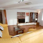 Spacious Apartment In City Center