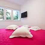 Bvb Rooms Split