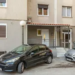 Studio Apartment Nikol