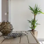 Room Nada