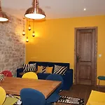Bygrace Apartment