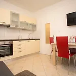 Split Center Beautiful Apartment