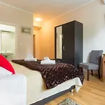 Golden Split Rooms