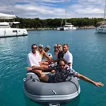 Luxury Catamaran Lagoon 42, Ac & Gn
