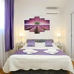 Luxury Apartment Ela