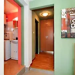 Tiho\'S Apartments