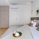 Apartments Hugo 2