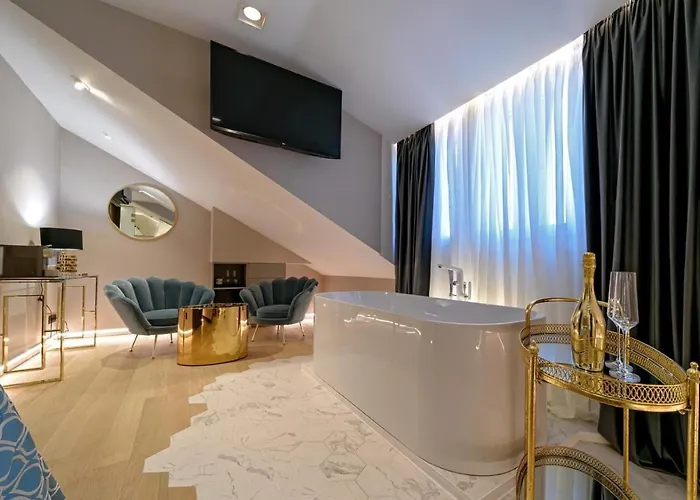Lumiere Luxury Rooms
