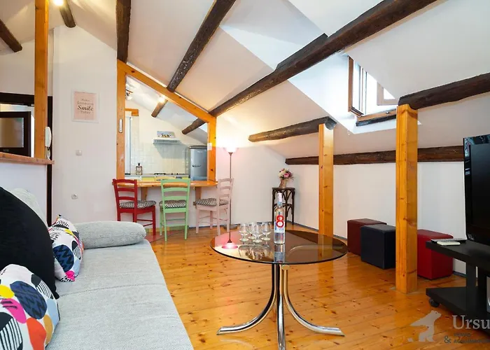 Apartment Lira