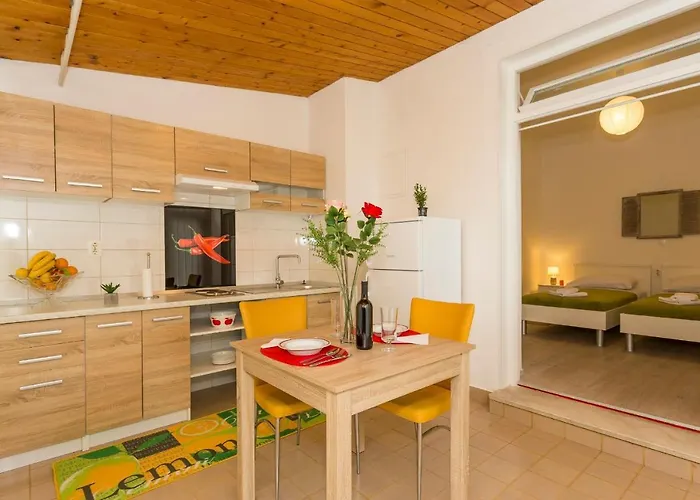 Comfortable Modern Studio With Shaded Patio