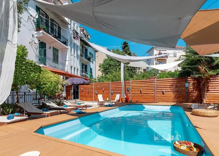 Evala Luxury Rooms With Pool And Garden