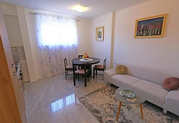 Elegant Luxury 2-Bedroom Apartment In Split City Center