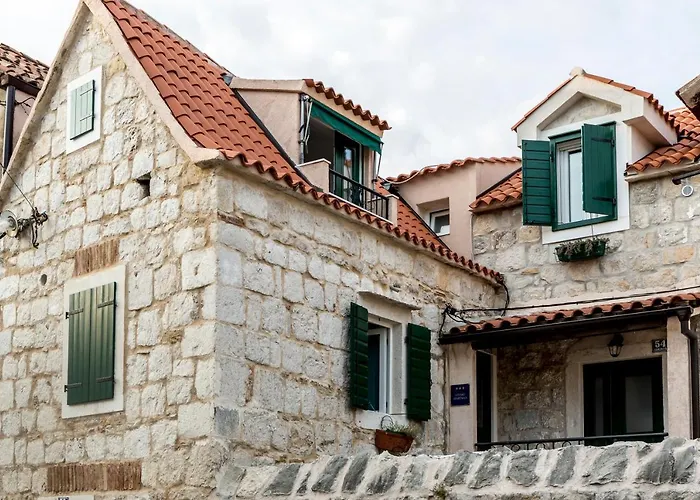 Tomadi Residence