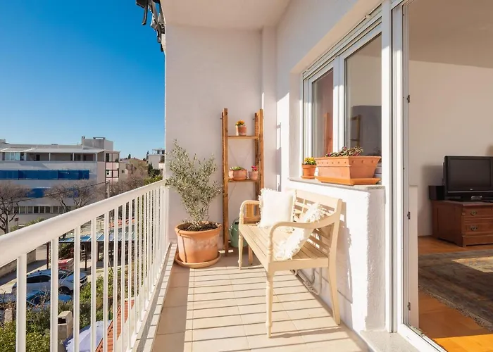 Apartment Fabula - W Balcony 4 Min Walk To Beach