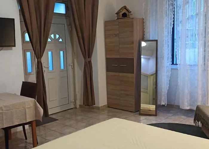 Studio Apartment Nika Free Parking