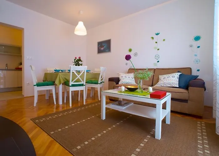 Luxe 3Br Apartment Split