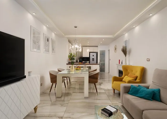 Luxury Apartment Oasis - Free Parking In Garage