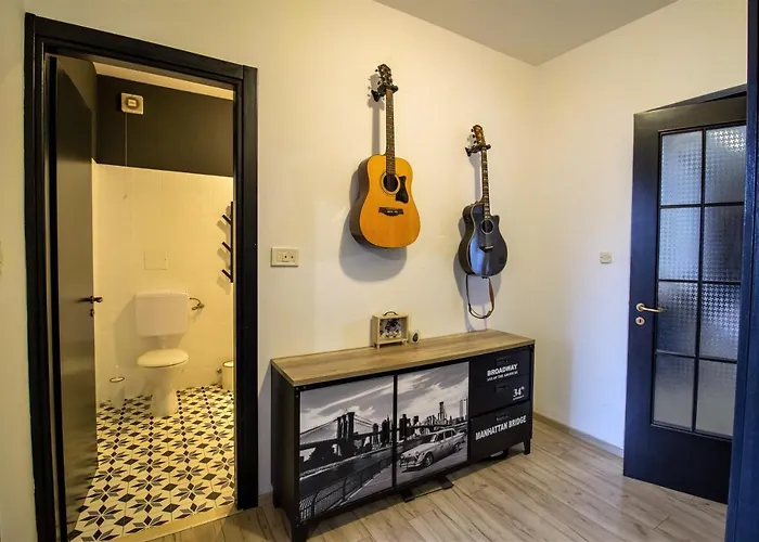 Modern Oasis Apartment Split Private Parking
