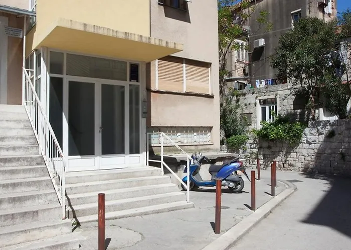 Apartments With Wifi Split - 21345