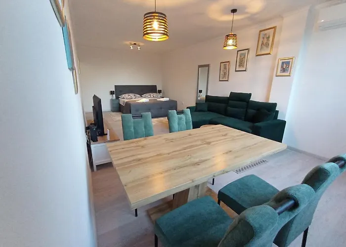 Studio Apartment Blue Pine