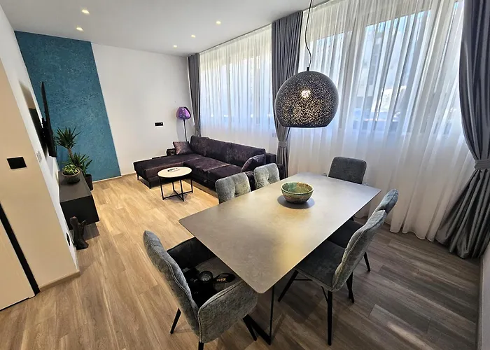 Suite Stay At 8