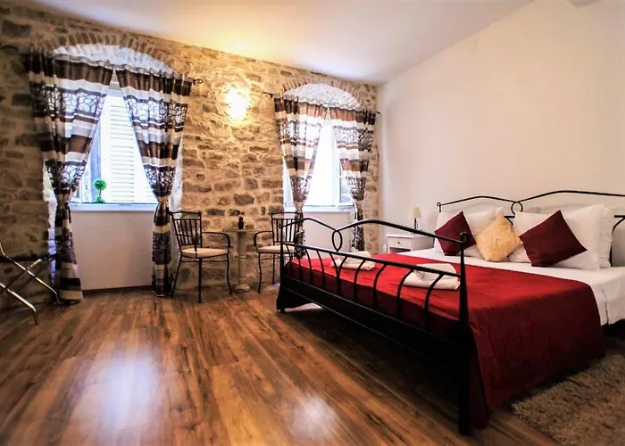 Grand Bedroom Aptm Palace Top Location