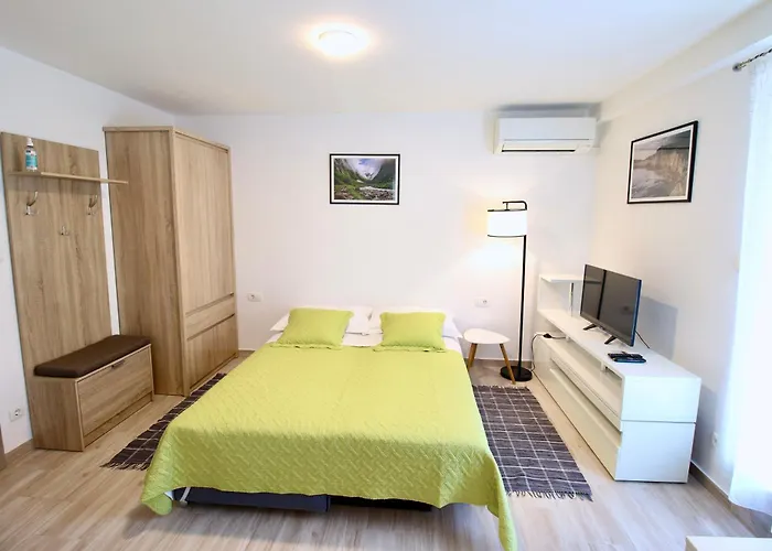 Velin Apartment