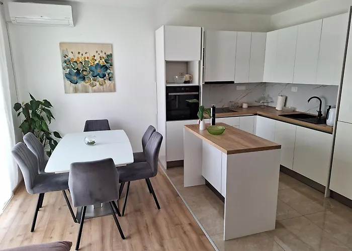 Apartment 3M