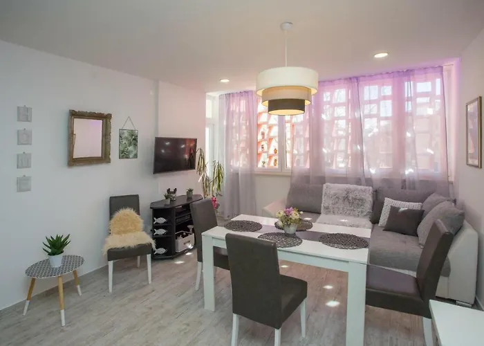 Lux Apartment Draga With Balkony