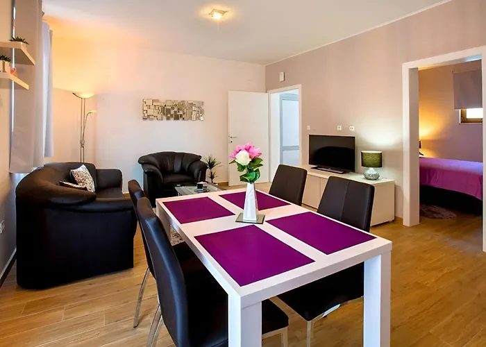 Apartman Candy Split With Jacuzzi And Parking Place