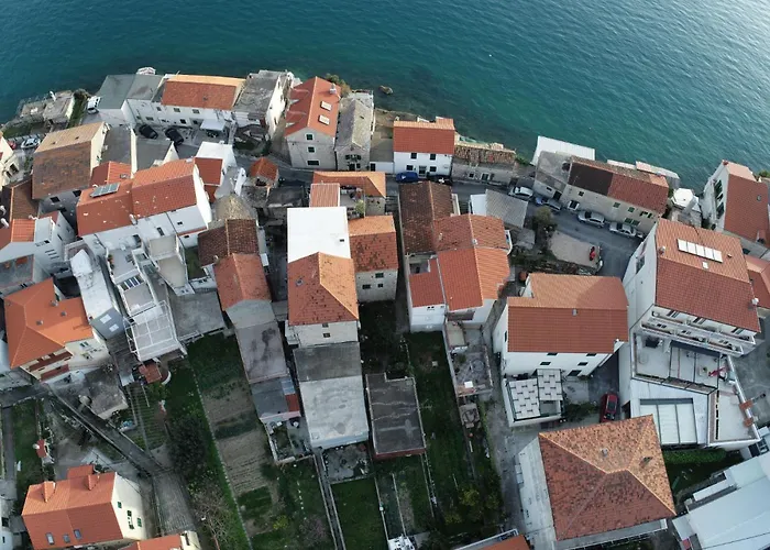 Luxury Seaside Apartment For 4, Steps From The Beaches, Bars, Restaurants, Center Of Stobrec