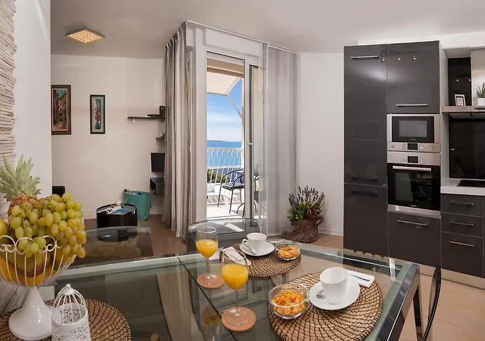 Mariva Luxury Apartment