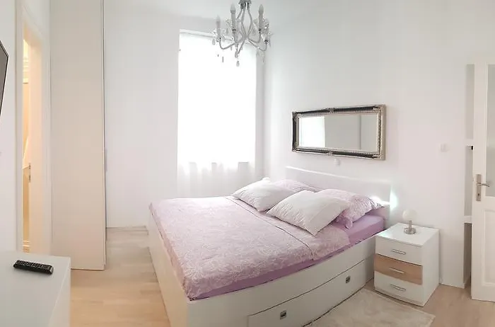 Apartment Luxor