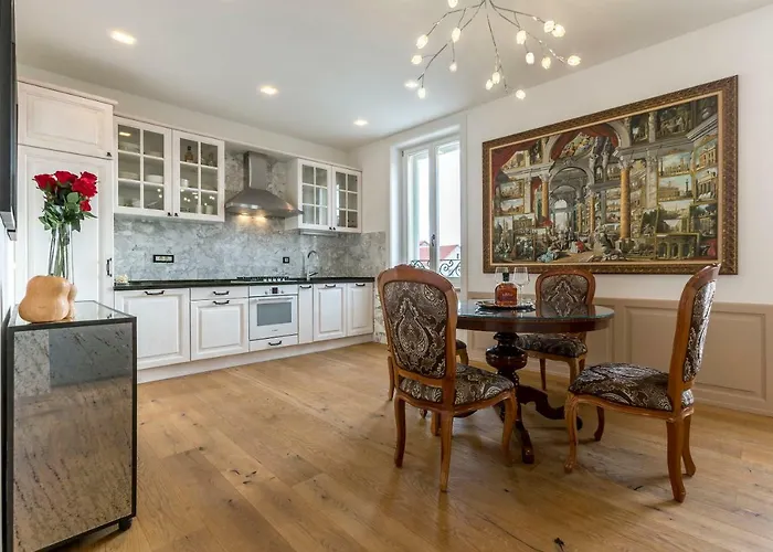 Queen Apartment