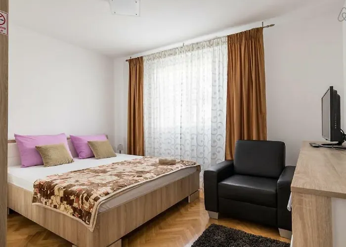 Deluxe Apartment Manuela With Balcony Top Center Split