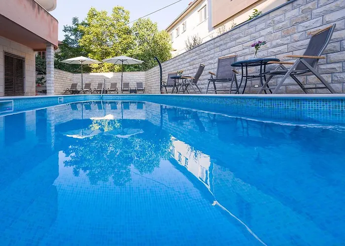 Apartments Zuvela