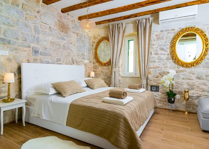 Lux Aurelius In Split Centre Old Town