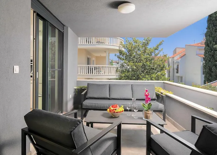 Stunning Kasuni Beach Apartments In Split