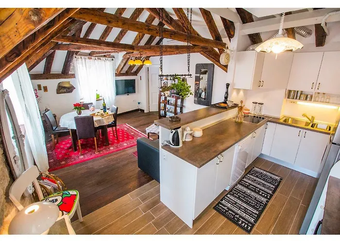 Apartment Tiramola