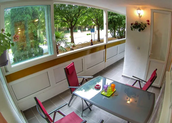 Apartment Suzana 2Br Split With Balcony