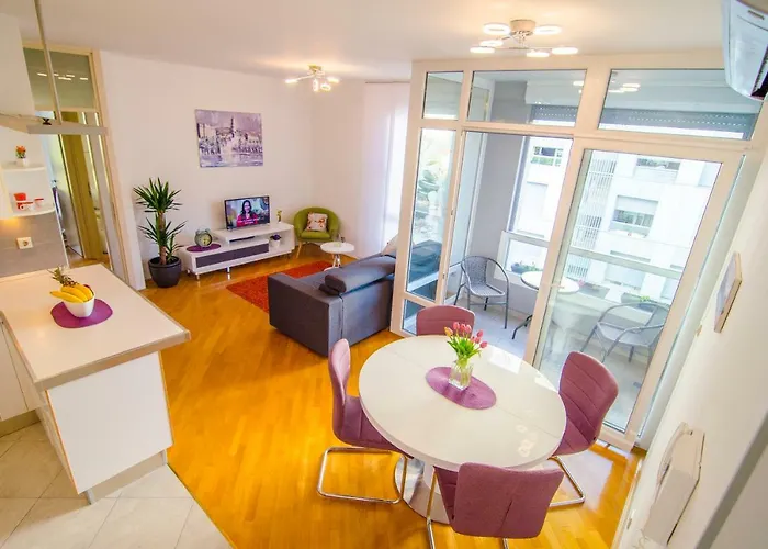 Split Apartment Sinisa