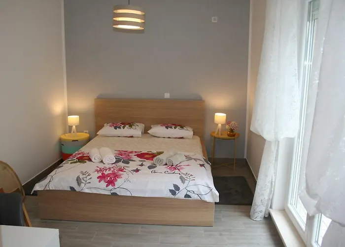 Room With Garden