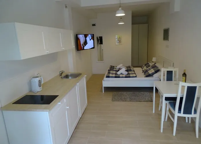 Job Studio Apartments