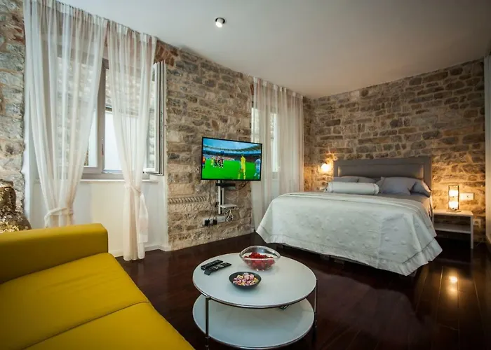 Studio Apartment Offside