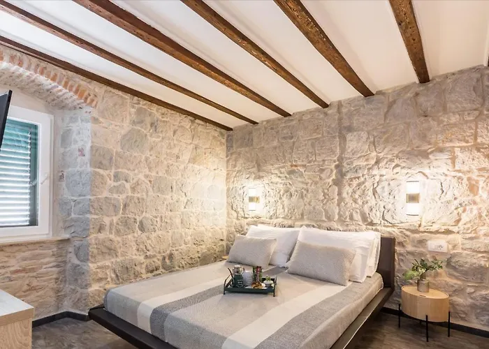 Kika Luxury Oldtown Apartment