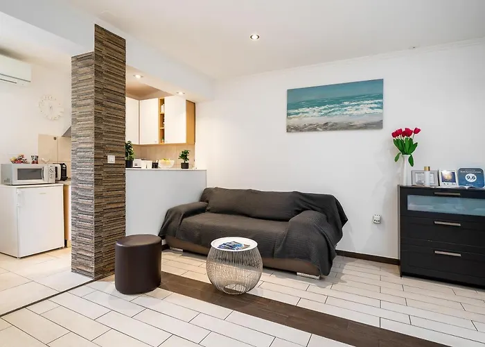 Studio Apartment La Luna